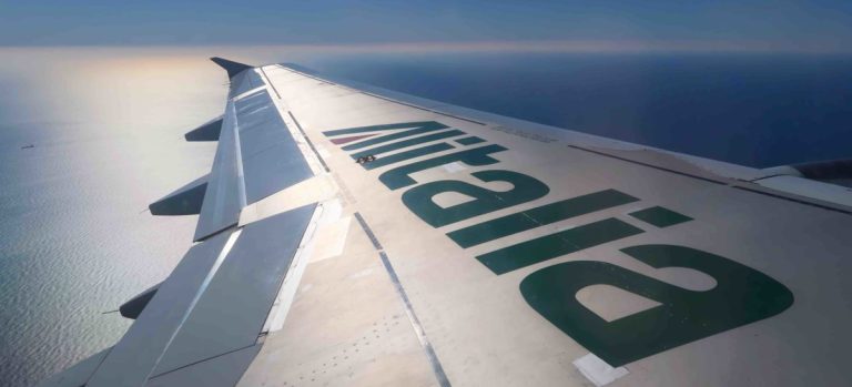 Alitalia, “Il Governo non intende immaginare una compagnia aerea che in un tempo illimitato continuerà ad essere di esclusiva proprietà dello Stato”