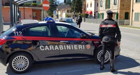 Bagnolo in Piano (Reggio Emilia), minacce e molestie alla vicina di casa: denunciato un 38enne