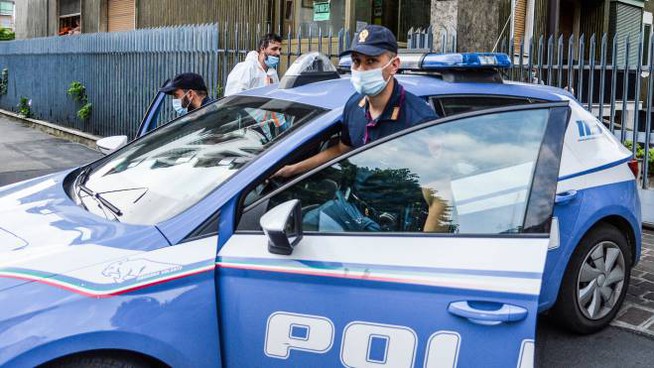 Milano, si sono finti poliziotti e hanno rapinato un gioielliere: i quattro sono stati arrestati dalla polizia