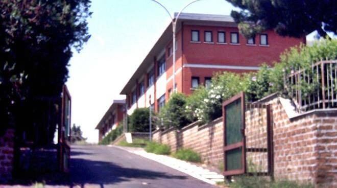 Tende, distanziamento, bagni chiusi e guasti idriciSindaco, basta parole e annunci. Esigiamo Risposte!