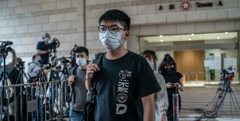 Hong Kong, l’attivista Joshua Wong è stata rilasciato su cauzione