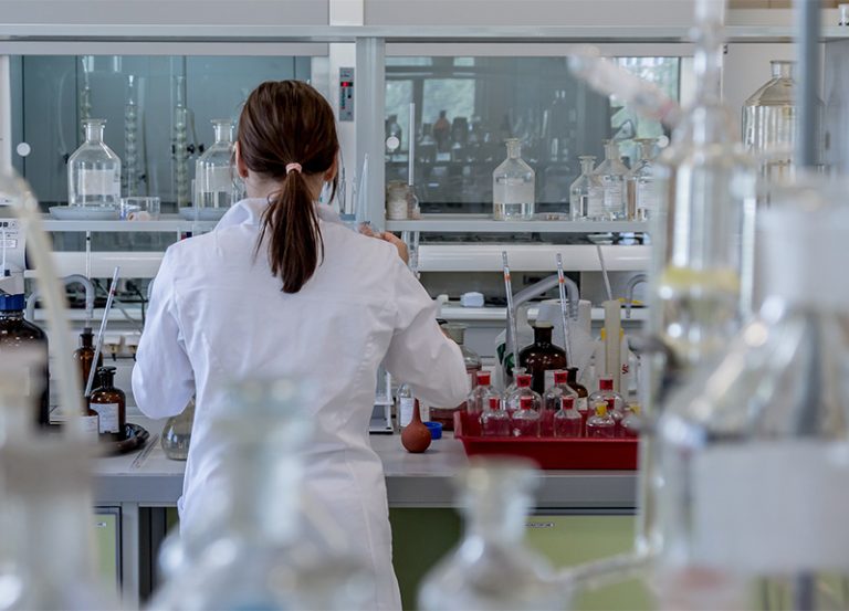 Cina, fuga di batteri in un’azienda biofarmaceutica nel nord ovest del Paese: infettate oltre 3mila persone