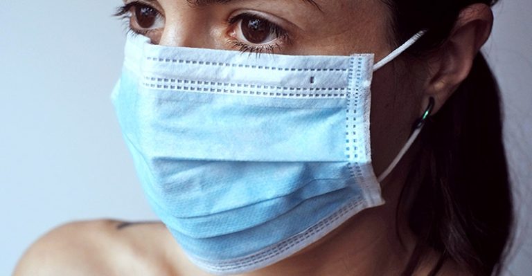 Scuola, la promessa del ministro Speranza: “Ci saranno 11 milioni di mascherine”