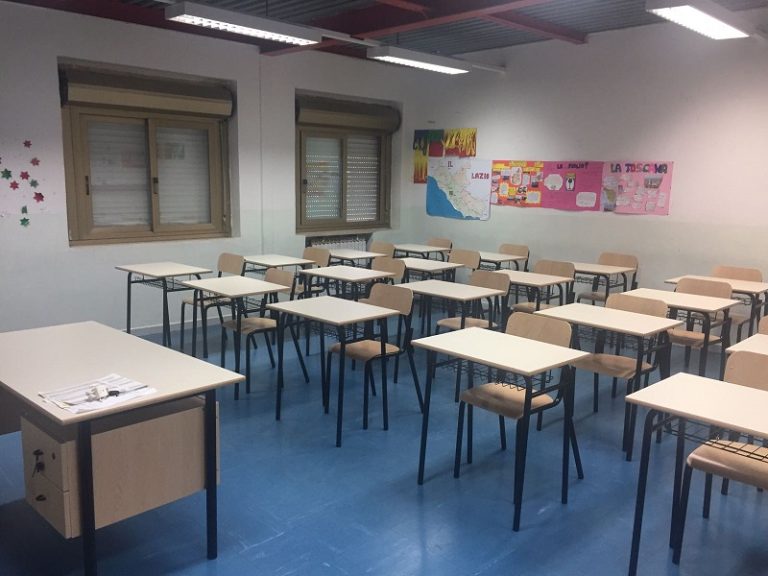 Scuola: ritardi vecchi di 50 anni, i nodi al pettine