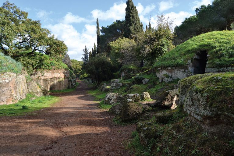 Sito Unesco, mozione per la riaperturadel Centro di Accoglienza alla Necropoli