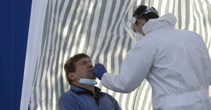 Domani mattina tamponi rapidi alla farmacia Calamatta di Civitavecchia