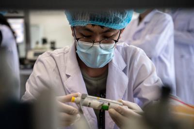 Coronavirus, in Cina il vaccino potrebbe essere disponibile entro il mese di novembre