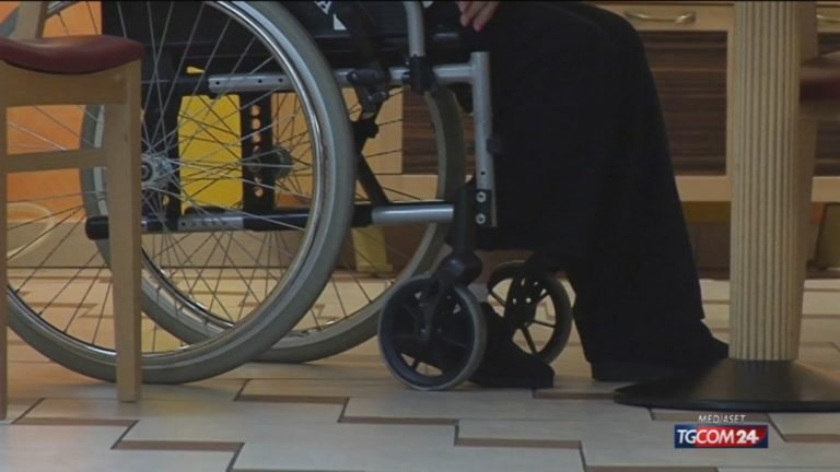 Coronavirus, a Portici (Napoli), 41 ospiti positivi al Covid in una casa di riposo per anziani