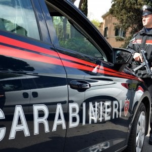 Monza, impiegato di banca sequestra una donna: la tiene in casa per 24 senza cibo e acqua. E’ stato arrestato dai carabinieri