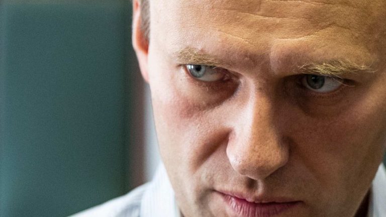 Non si placa la rabbia di Alexei Navalny: “La Ue impedisca l’ingresso nella Ue degli oligarchi russi vicini al Cremlino”