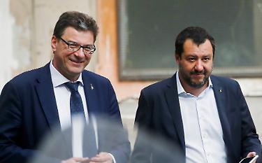 Lega, vertice tra Matteo Salvini e Giancarlo Giorgetti: “Bisogna avere fiducia…”
