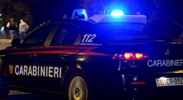 Tragedia ad Ardea: 31enne uccide il patrigno a colpi di cacciavite dopo l’ennesima lite in famiglia