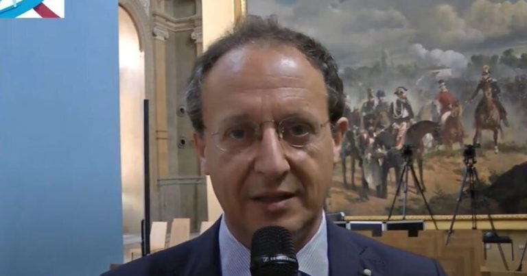 L’allarme del professor Gasparini: “Gli italiani contagiati dal nuovo coronavirus sono molti di più di quanto riportano le stime ufficiali e i test sierologici potrebbero non aiutarci a rintracciarli tutti”