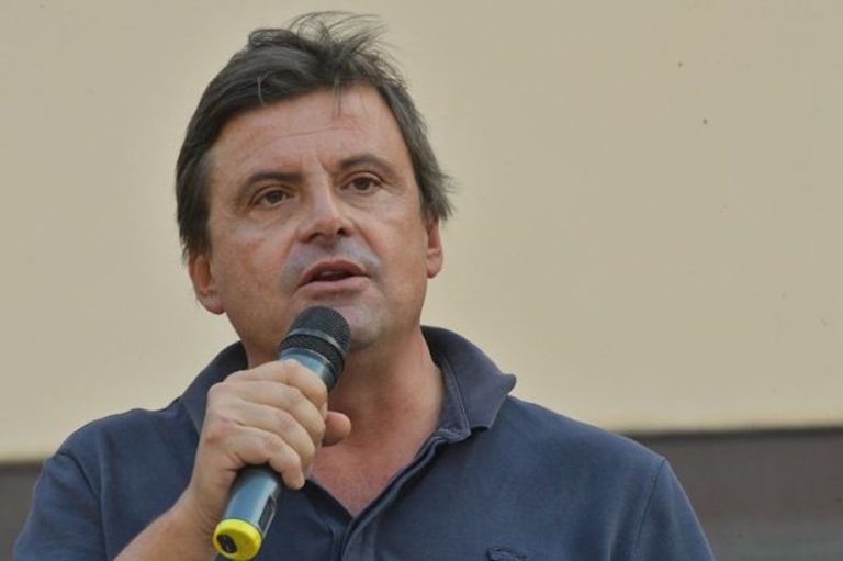 Carlo Calenda rinuncia ad un corteo “pro-vax” dopo che nessuno degli altri candidati sindaco di Roma aveva voluto aderire