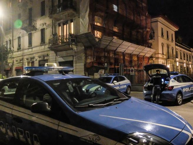 Milano, marito e moglie trovati morti nella loro abitazione in via Bonghi