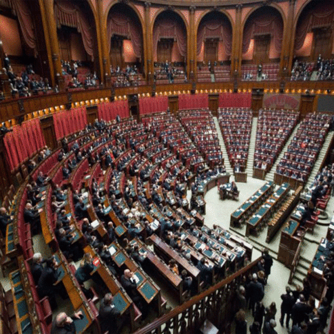 Salta alla Camera la deroga al tetto di 240mila euro per gli stipendi per i dirigenti della Pubblica amministrazione