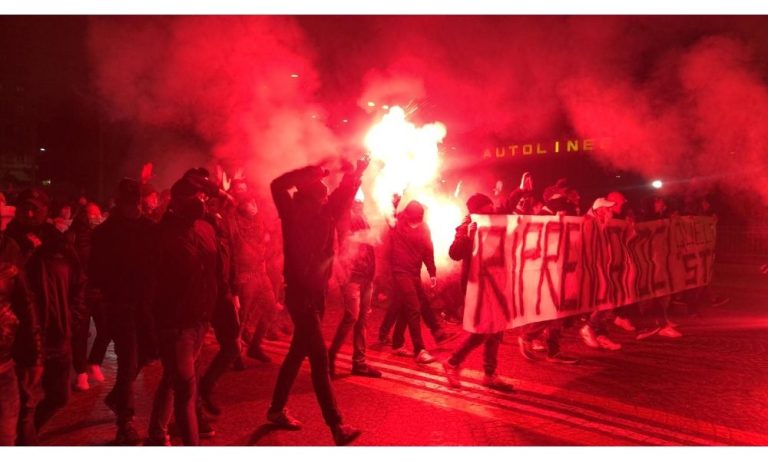 Bologna, manifestazione contro il Dpcm: corteo di 300 persone