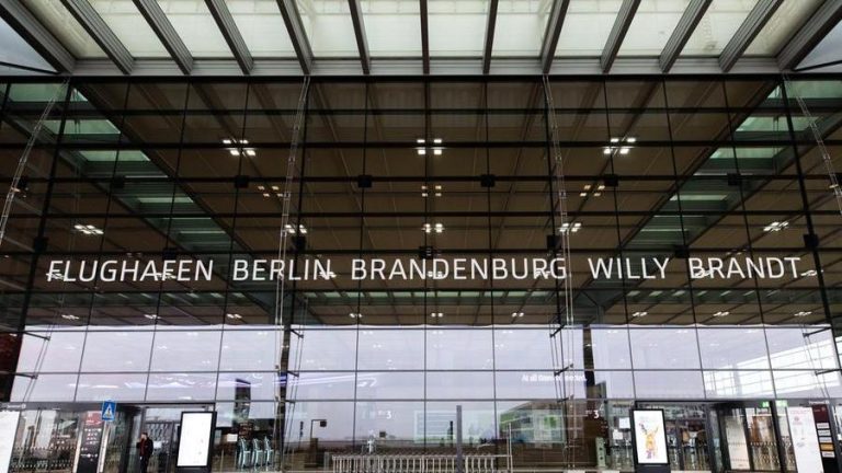 Berlino, inaugurato il nuovo aeroporto “Willy Brandt”