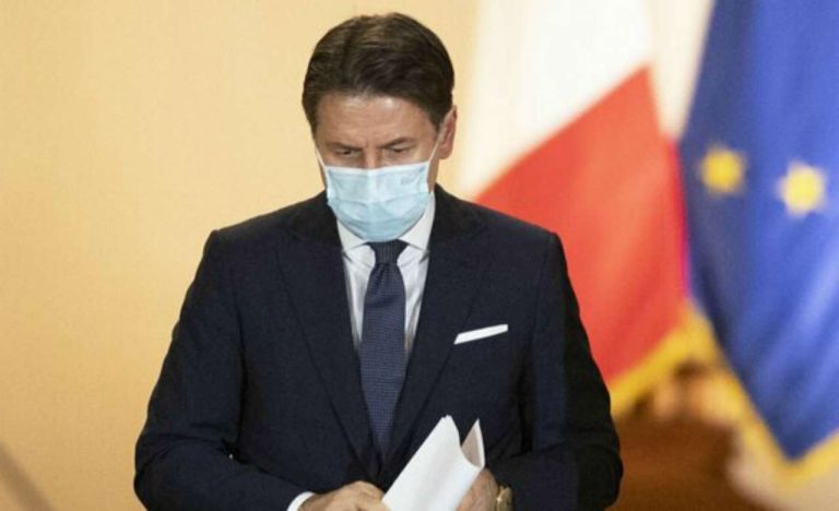 Coronavirus, parla il premier Conte: “La scuola non è tema solo culturale e interagire solo con dispositivi elettronici, confrontarsi senza guardarsi negli occhi rischia di oscurare il valore del rapporto interpersonale”