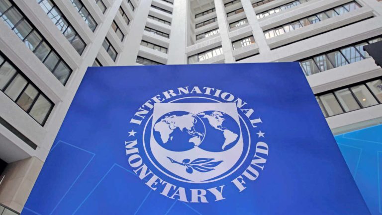 Il Fondo Monetario Internazionale vara un programma di aiuti da 15,6 miliardi di dollari per l’Ucraina