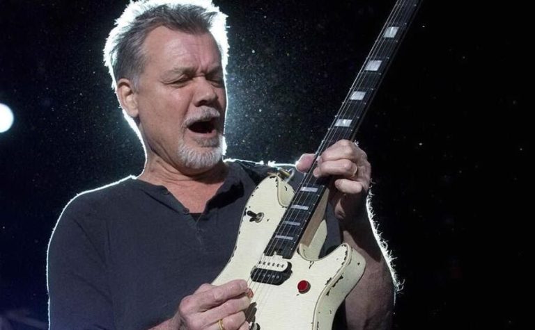 Musica, si è spento a 65 anni il chitarrista Edward Van Halen