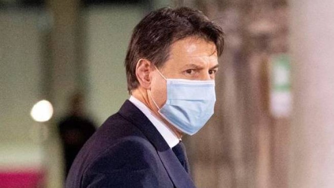 Coronavirus, ore 21.30 parla il premier Conte: “Non possiamo perdere tempo, dobbiamo agire mettendo in campo le misure necessarie per scongiurare un nuovo lockdown generalizzato”