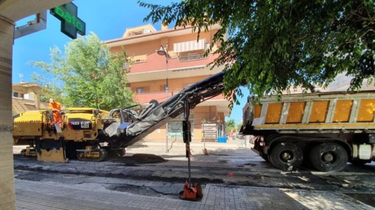 Addio alle buche nelle strade di Ladispoli