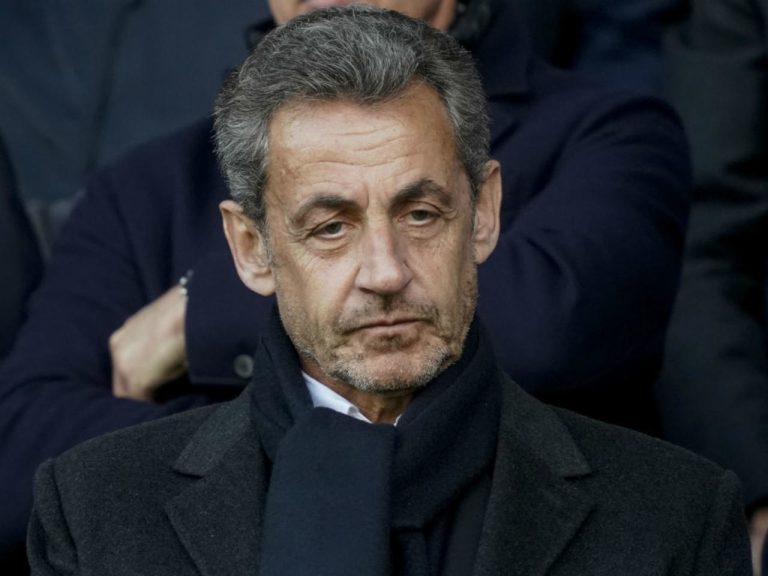 Francia, l’ex presidente Sarkozy è indagato per associazione a delinquere