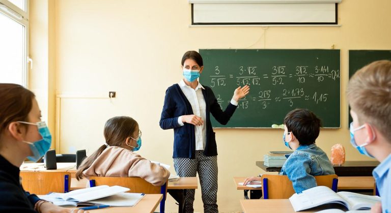 Scuola, Green passo obbligatorio per tutto il personale dal 1° settembre