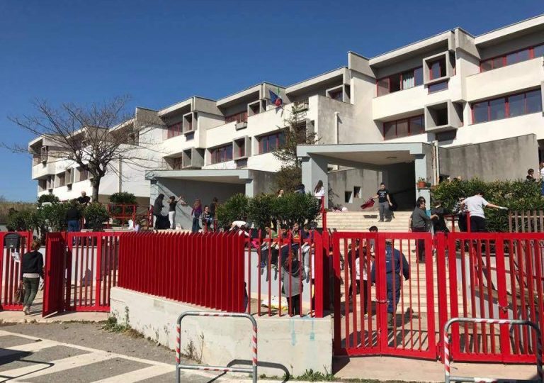 Santa Marinella: ignobile atto di vandalismo alla scuola Carducci