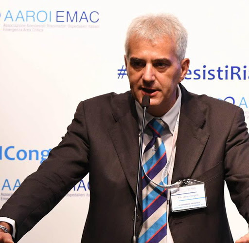 Coronavirus, l’allarme di Alessandro Vergallo: “Se l’andamento dei casi continuerà con i ritmi attuali stimiamo che in meno di un mese le terapie intensive al Centro-Sud, soprattutto in Lazio e Campania, potranno andare in sofferenza”