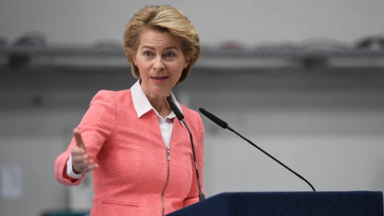 Coronavirus, l’allarme di Ursula von Der Leyen: “Serve più collaborazione tra gli Stati”