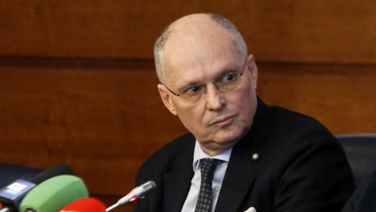 Covid, per il professor Ricciardi “Con il 90% degli italiani vaccinati si potrà attenuare lo stato di emergenza”