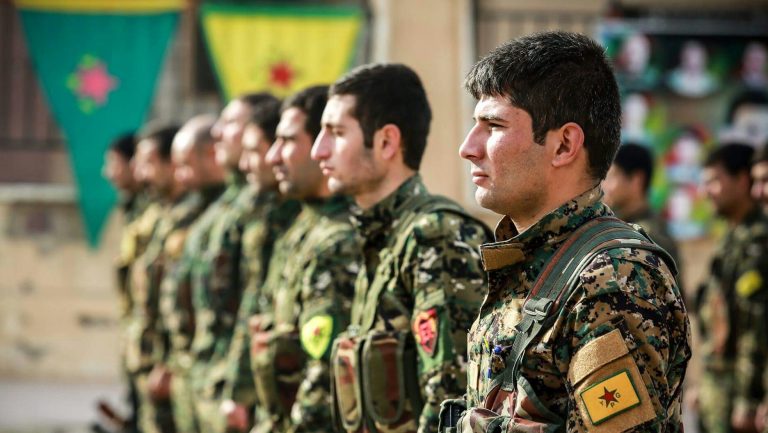 Le autorità curdo-siriane hanno annunciato di voler rimettere in libertà oltre 20mila civili siriani, imparentati con ex jihadisti dell’Isis