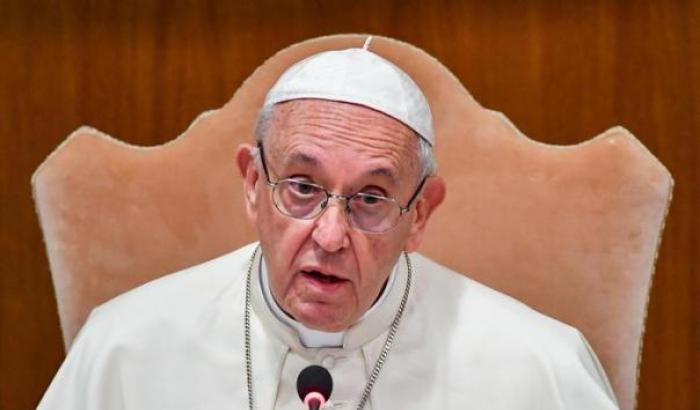 Pedofilia, parla Papa Francesco: “Rinnovo la mia vicinanza alle vittime di ogni abuso e l’impegno della Chiesa per sradicare questo male”