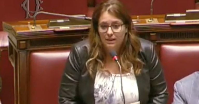 M5S, Ela deputata Elisa Siragusa lascia il movimento: “Gestione disastrosa, i vertici hanno svenduto l’anima”