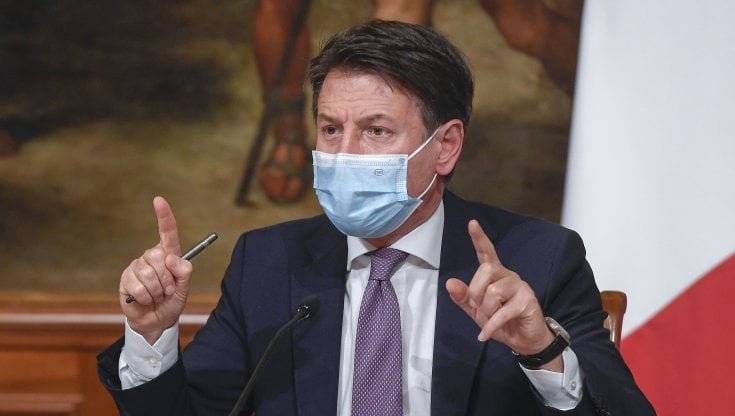 Festa delle Forze Armate, parla il premier Conte: “Rimanere uniti unico modo per vincere sulla pandemia”