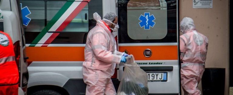 Coronavirus, sale a 189 il numero dei medici morti in Italia per il Covid