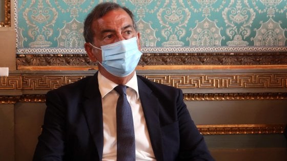 Coronavirus, l’appello del sindaco Beppe Sala ai milanesi: “Invito i miei concittadini a stare in casa il più possibile in queste giornate difficili”