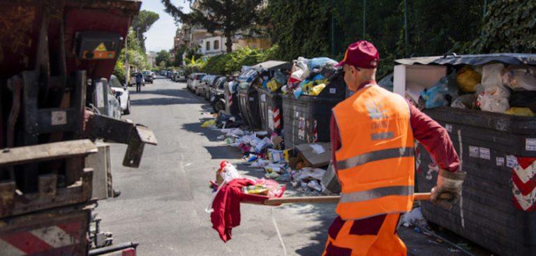 Ama, 40mila candidature per 100 operatori ecologici part time