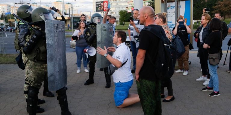 Bielorussia, oltre mille arresti per le proteste di piazza contro il presidente Lukashenko