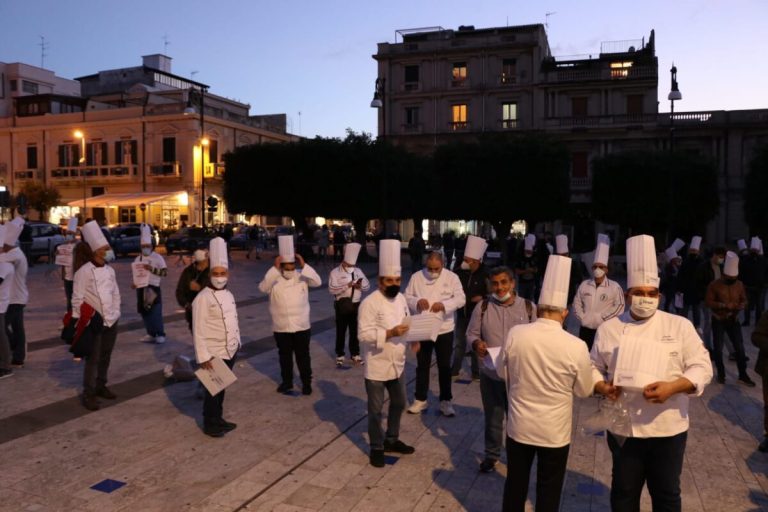 Dpcm, a Reggio Calabria alcuni negozi aperti per protesta