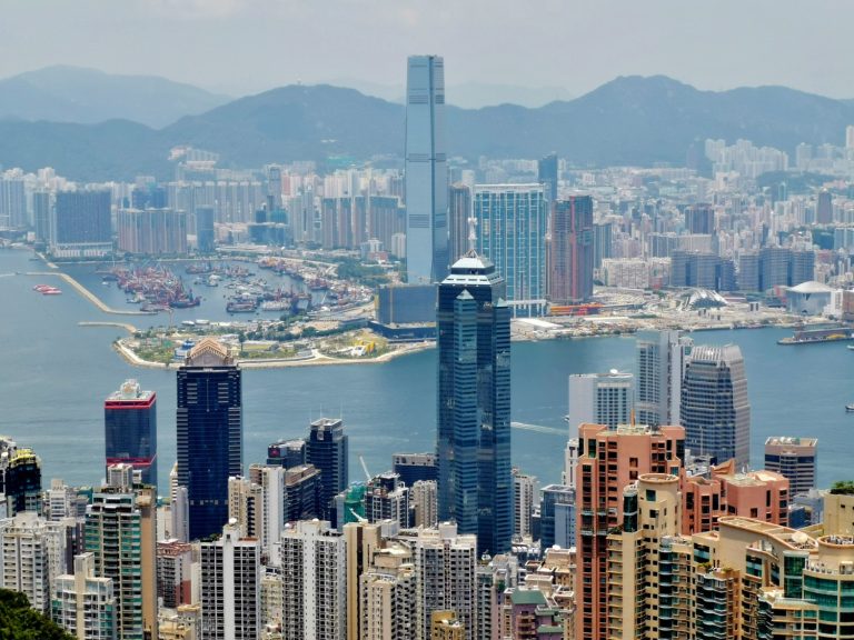 Hong Kong, operativo un numero verde segnalare i “sovversivi”
