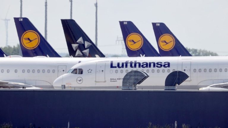 Lufthansa: nel terzo trimestre perdite di 2 miliardi di euro