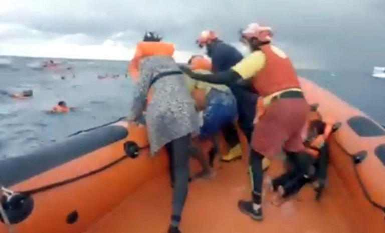 Migranti, appello di Alarm Phone per la presenza di 89 persone in difficoltà a sud di Lampedusa