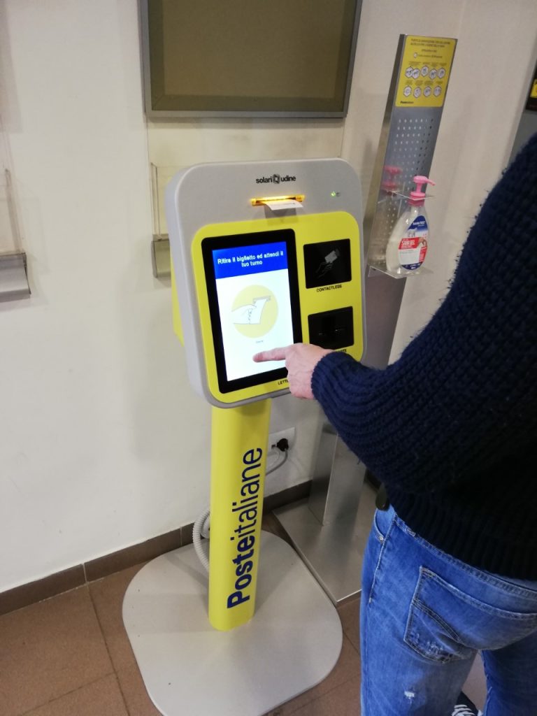 Poste Italiane: il nuovo gestore delle attese light, un altro passo verso la digitalizzazione del paese