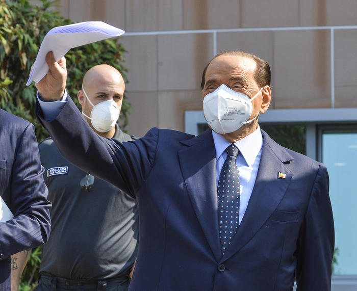 Governo, parla Silvio Berlusconi: “Una maggioranza diversa? E’ davvero impossibile. Siamo diversi dai nostri alleati ma incompatibili con queste sinistre”
