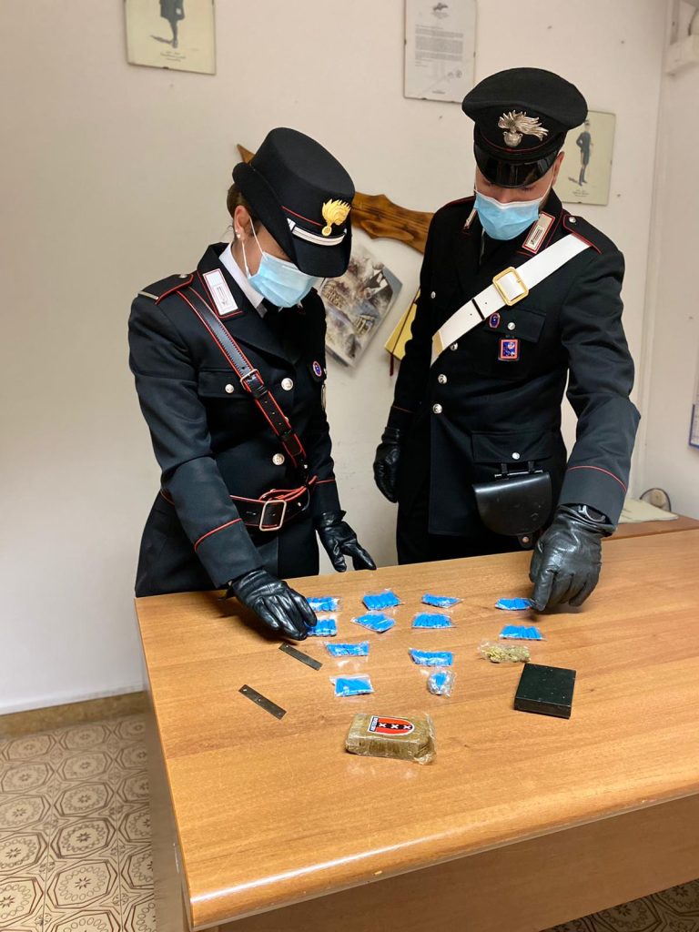 Pusher colto in flagranza, arrestato dai Carabinieri a Ladispoli