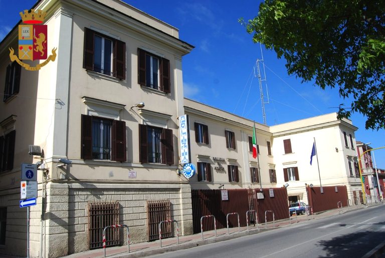 Individuato dalla Polizia di Stato di Civitavecchia l’autore del furto in un ristorante in via Duca d’Aosta