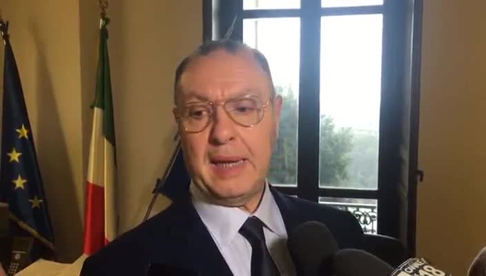 Coronavirus, la linea dura del premier Conte: “Il commissario per la sanità in Calabria Saverio Cotticelli va sostituito con effetto immediato”